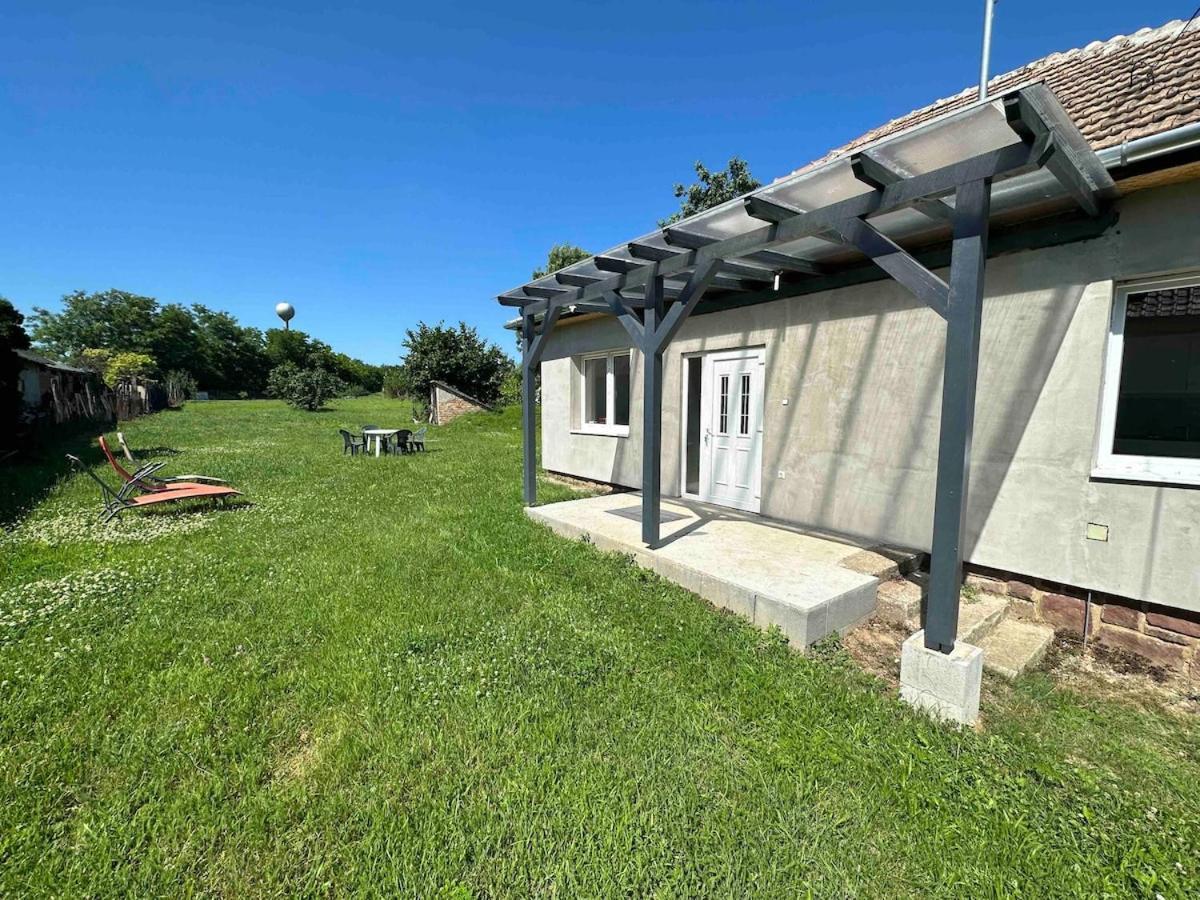 3 Bedroom Modern Cottage Balatonboglar Exterior photo